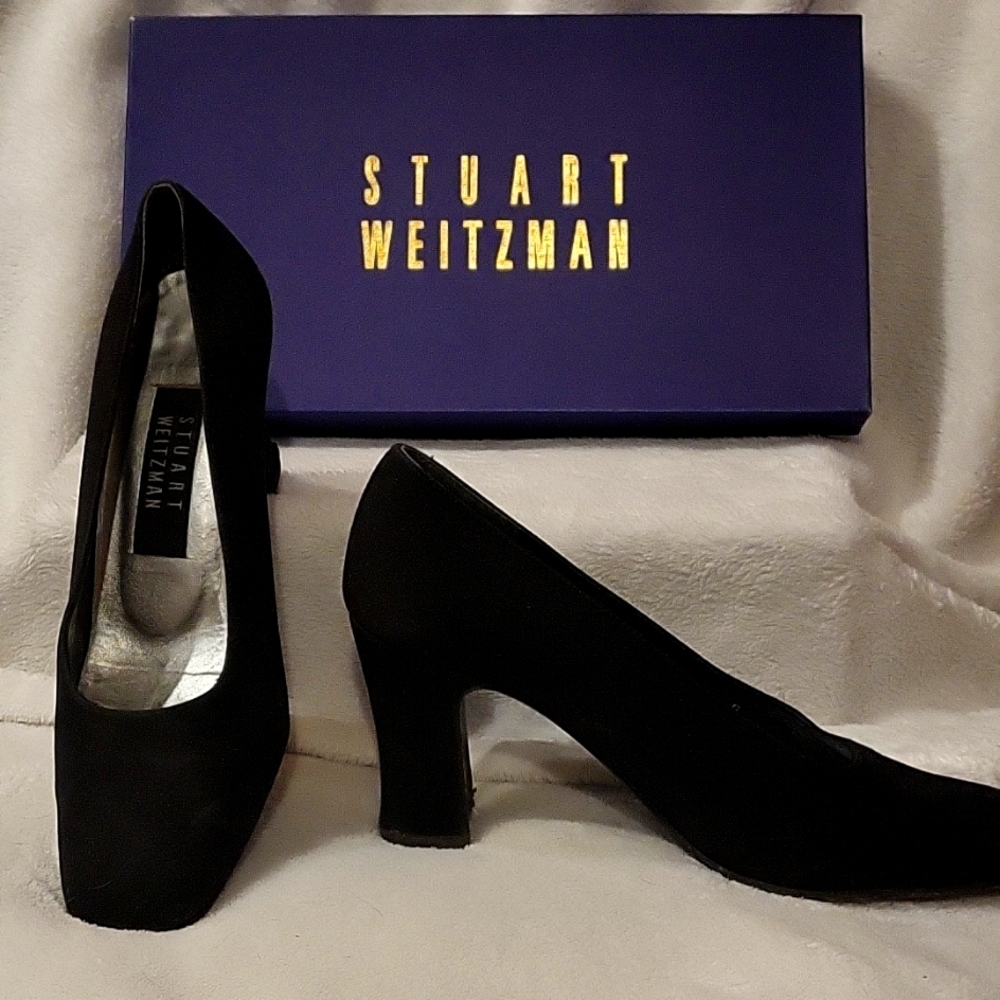 IT'S FORMAL WINTER TIME! Black Felt Mary Jane Heels